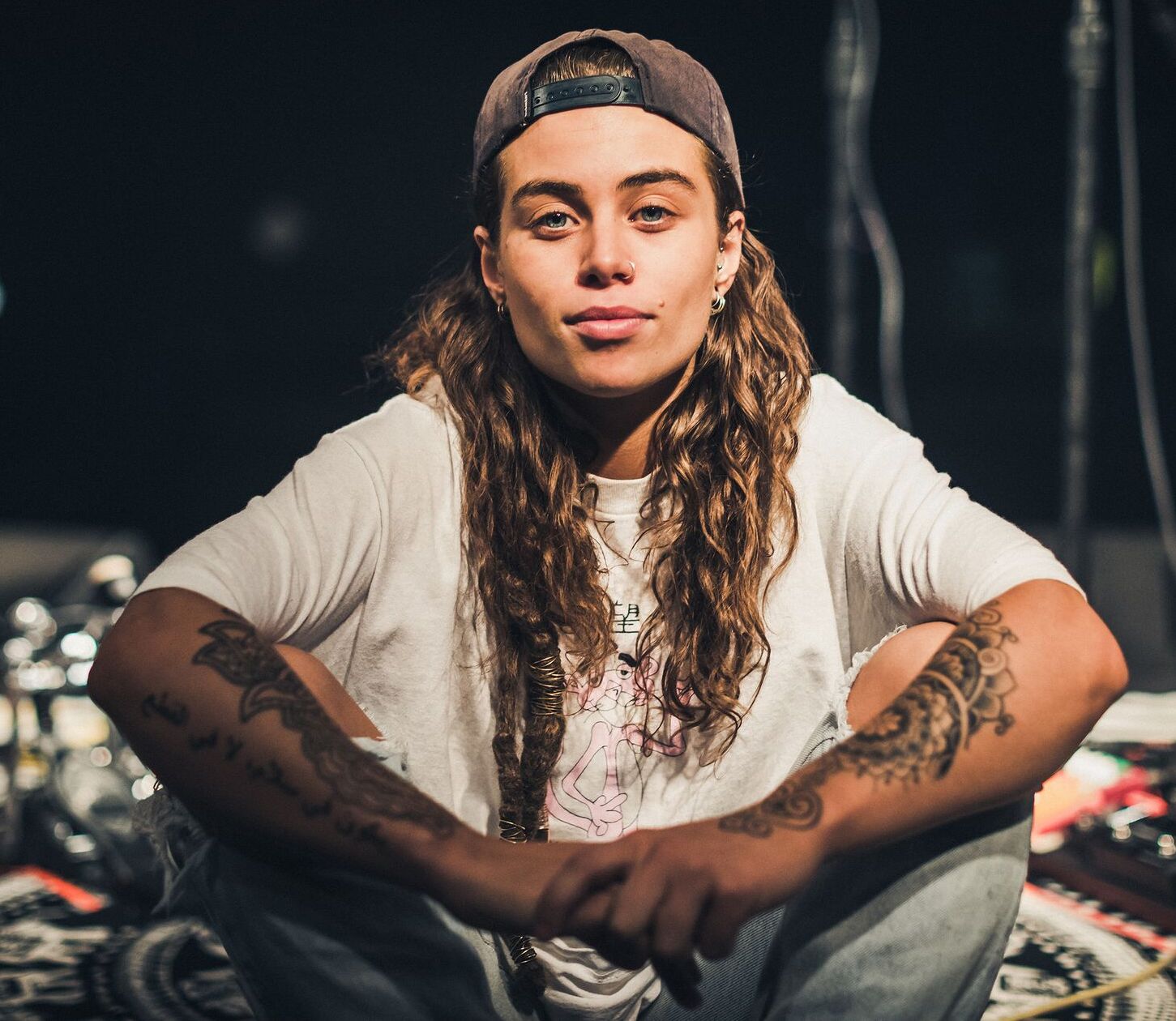 Tash Sultana - And just like that it's all over. Another year slowly coming  to a close. Lots of lessons have been learnt and to be learned. Thank you  North America. I'm